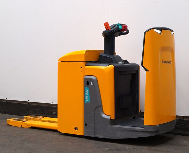 Jungheinrich ERE225 - Rokas palešu ratiņi: foto 2 Jungheinrich ERE225 - Rokas palešu ratiņi: foto 2