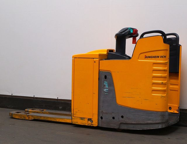 Jungheinrich ERE225 - Rokas palešu ratiņi: foto 2 Jungheinrich ERE225 - Rokas palešu ratiņi: foto 2