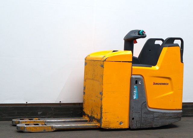 Jungheinrich ERE225 - Rokas palešu ratiņi: foto 1 Jungheinrich ERE225 - Rokas palešu ratiņi: foto 1