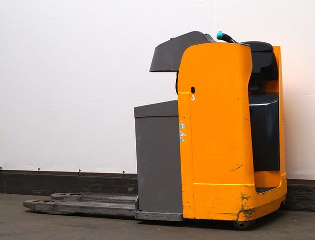 Jungheinrich ESE120 - Rokas palešu ratiņi: foto 2 Jungheinrich ESE120 - Rokas palešu ratiņi: foto 2