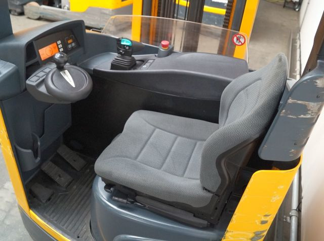 Jungheinrich ETV214 - Bīdmasta krautņotājs: foto 3 Jungheinrich ETV214 - Bīdmasta krautņotājs: foto 3