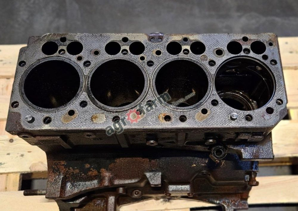 Blok silnika John Deere 6100, 3410, 3310, 3210 - Dzinējs - Kravas automašīna: foto 3 Blok silnika John Deere 6100, 3410, 3310, 3210 - Dzinējs - Kravas automašīna: foto 3