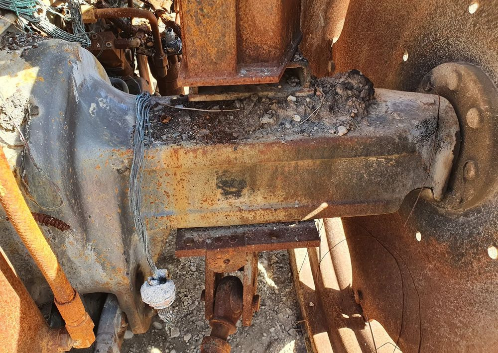 Claas Ares Renault 556 wał blok silnik głowica most zwolnica skrzynia - Pārnesumkārba - Lauksaimniecības tehnika: foto 5 Claas Ares Renault 556 wał blok silnik głowica most zwolnica skrzynia - Pārnesumkārba - Lauksaimniecības tehnika: foto 5