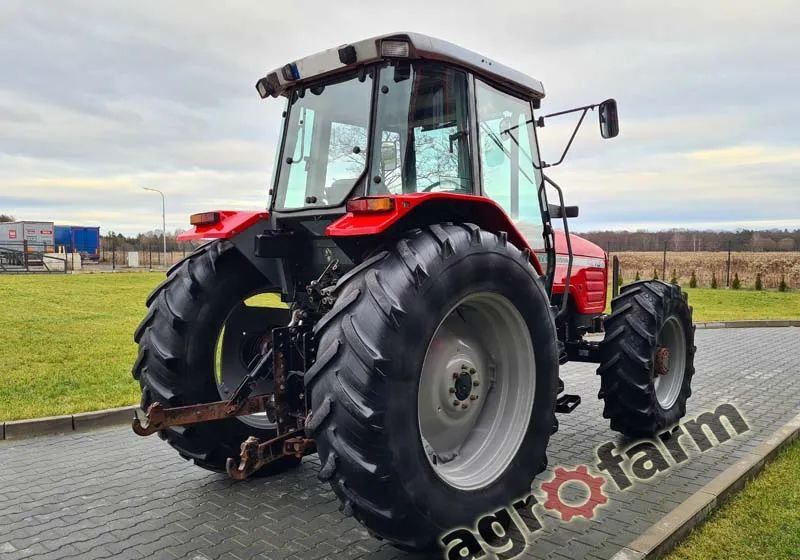 Massey Ferguson 4270 - Traktors: foto 4 Massey Ferguson 4270 - Traktors: foto 4