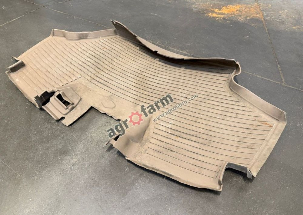 Mata podłogowa, John Deere 6155M - Kabīne un interjers: foto 2 Mata podłogowa, John Deere 6155M - Kabīne un interjers: foto 2