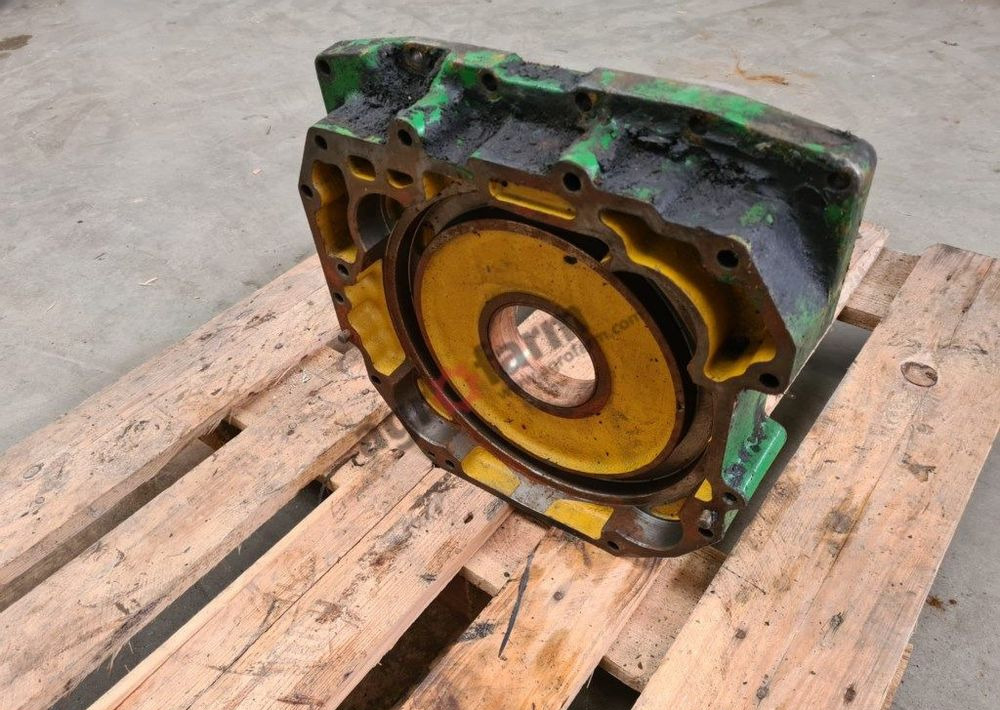 OBUDOWA SKRZYNI R124437 JOHN DEERE 7600 7700 7800 - Pārnesumkārba: foto 2 OBUDOWA SKRZYNI R124437 JOHN DEERE 7600 7700 7800 - Pārnesumkārba: foto 2