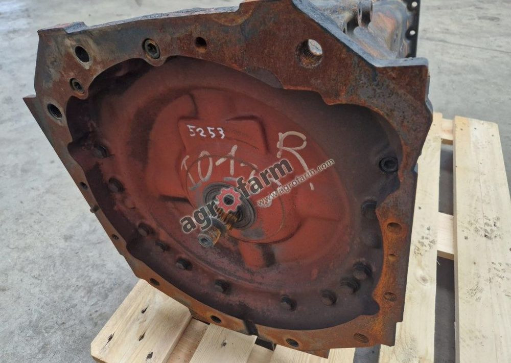 Skrzynia biegów Renault Ares 556 RZ 461B8 - Pārnesumkārba: foto 2 Skrzynia biegów Renault Ares 556 RZ 461B8 - Pārnesumkārba: foto 2