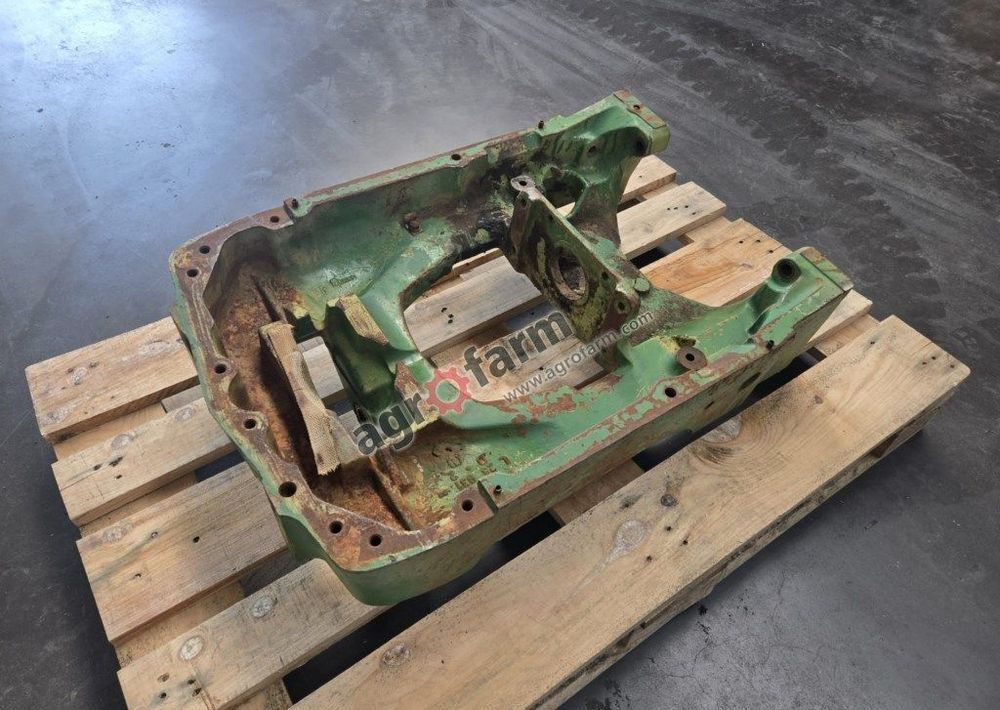 Suport przedni John Deere 2130, 1630, 1140, 2040 - Virsbūve un ārpuse: foto 2 Suport przedni John Deere 2130, 1630, 1140, 2040 - Virsbūve un ārpuse: foto 2