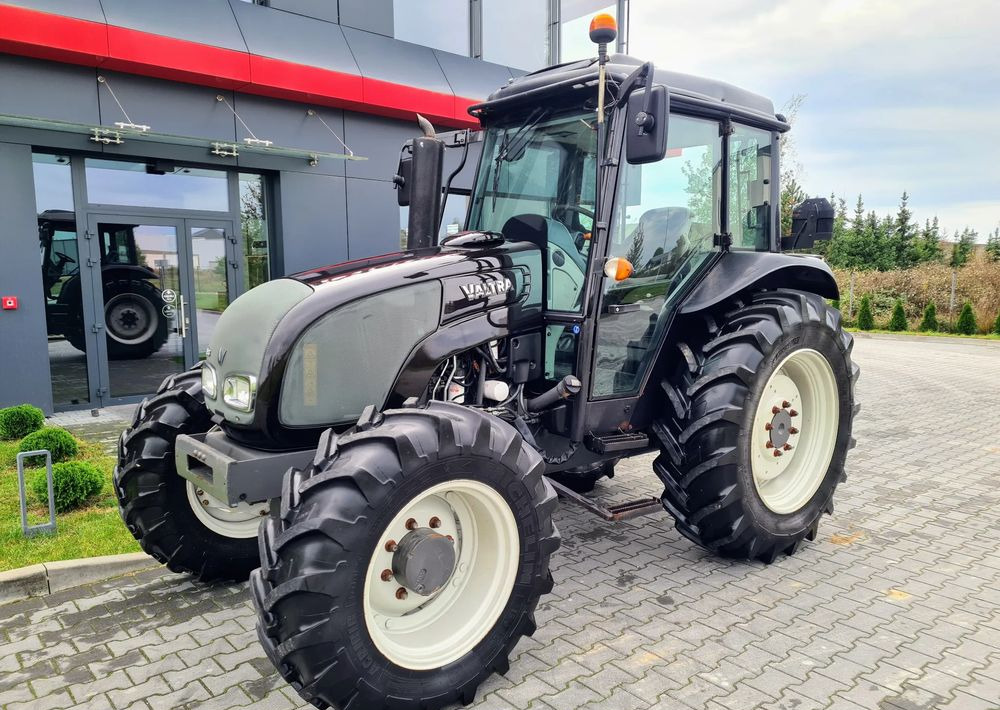 Valtra A93 - Traktors: foto 1 Valtra A93 - Traktors: foto 1