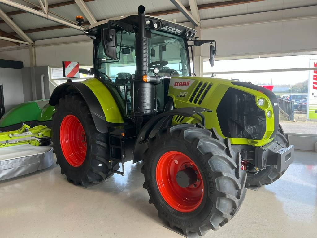 Claas Arion 530 - Traktors: foto 3 Claas Arion 530 - Traktors: foto 3