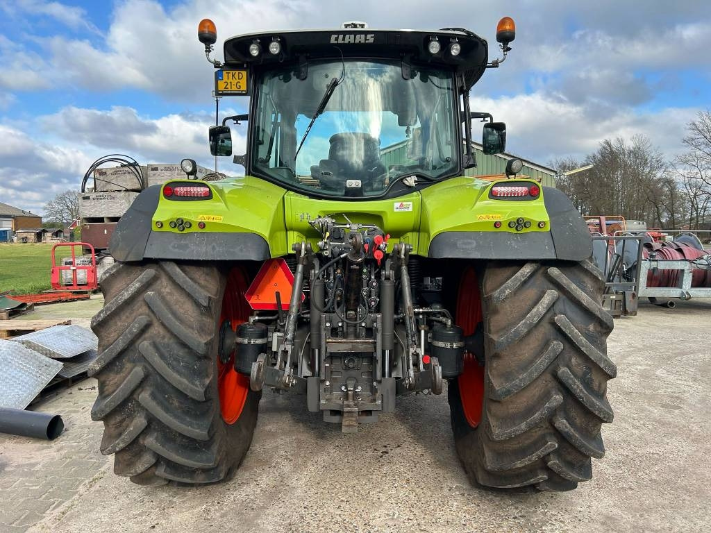 Claas Arion 650 Cmatic - Traktors: foto 4 Claas Arion 650 Cmatic - Traktors: foto 4