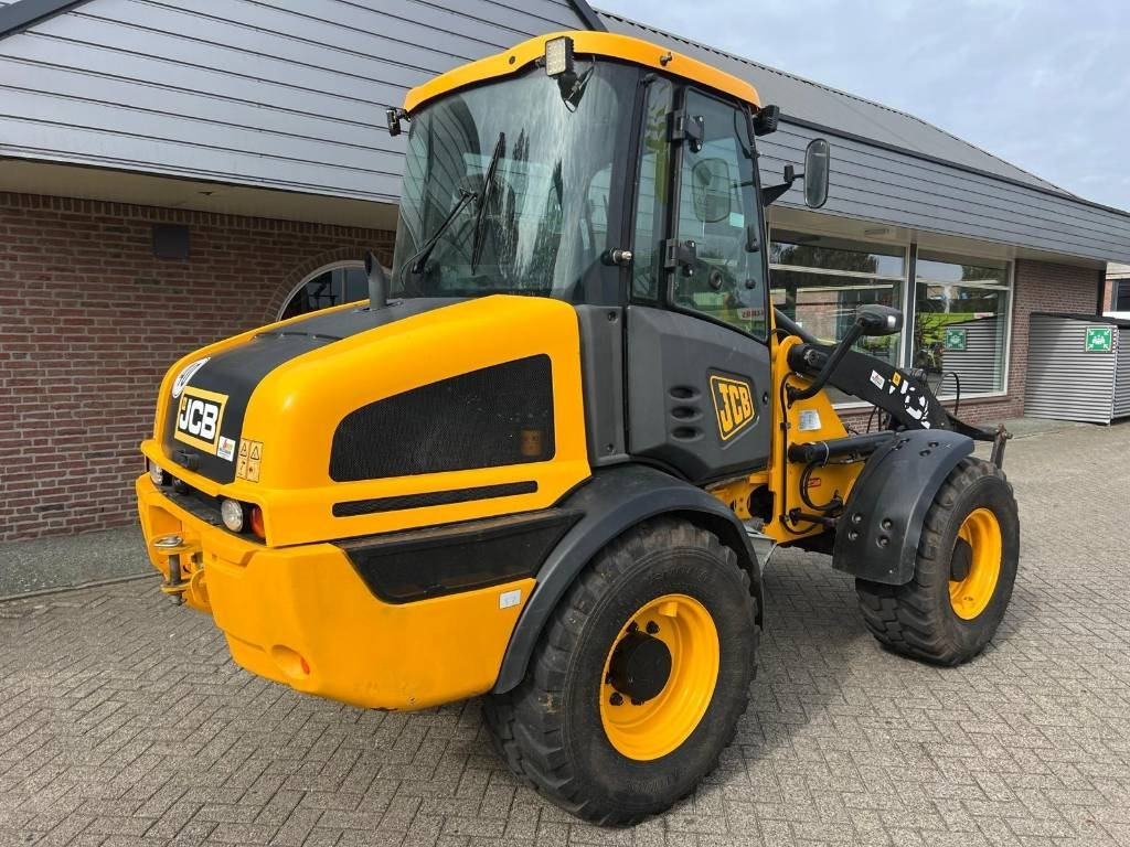 JCB 409 Agri shovel - Riteņu iekrāvējs: foto 5 JCB 409 Agri shovel - Riteņu iekrāvējs: foto 5