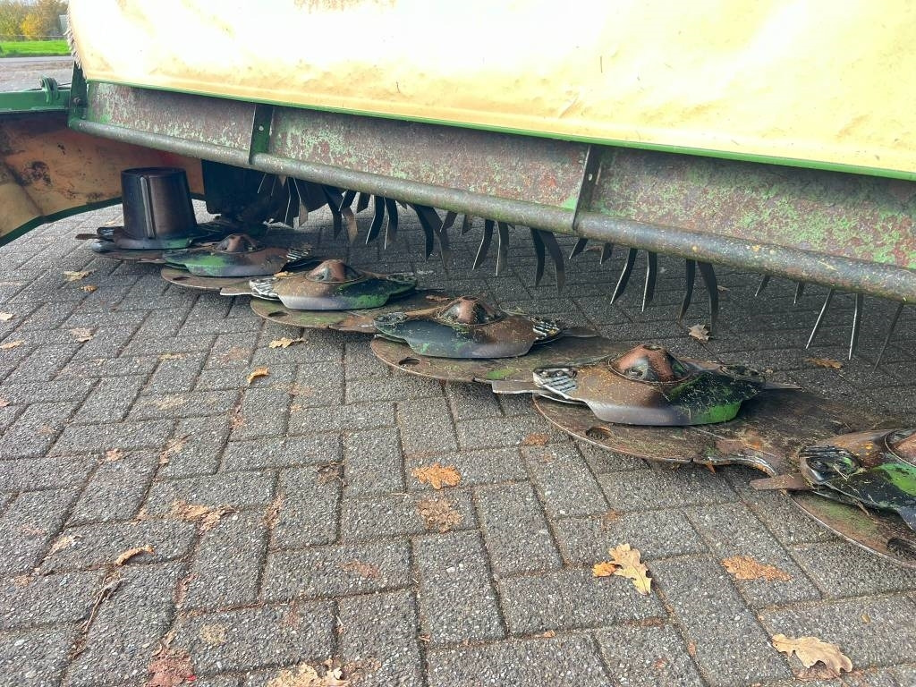 Krone Easy Cut R 320CV - Pļāvējs: foto 5 Krone Easy Cut R 320CV - Pļāvējs: foto 5