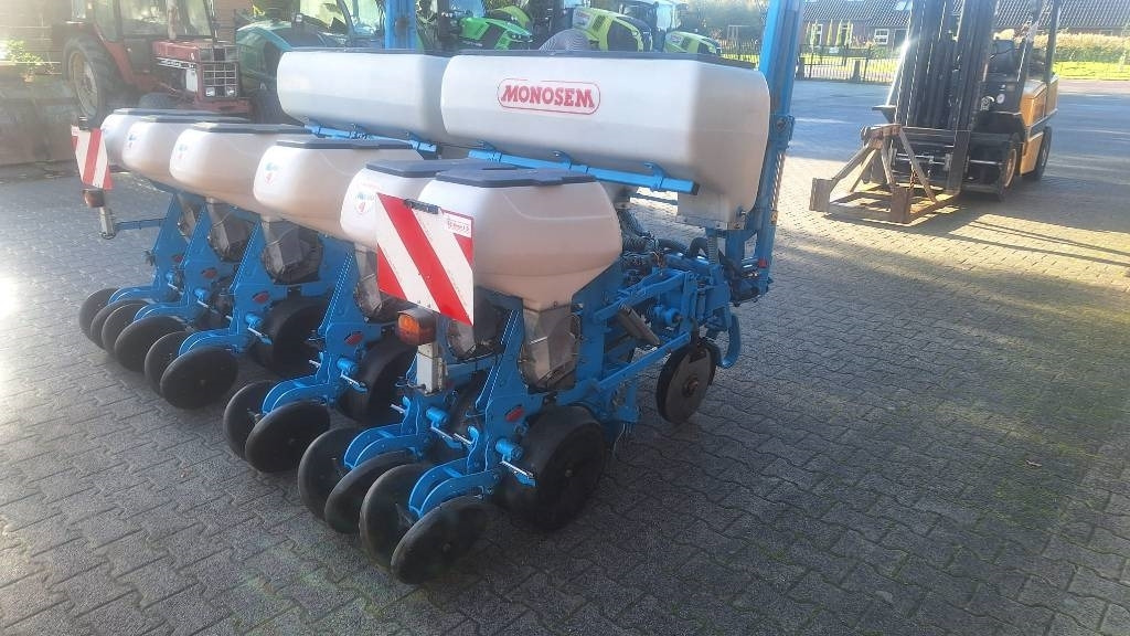 Monosem NG PLUS 6 - Precīzās izsējas sējmašīna: foto 2 Monosem NG PLUS 6 - Precīzās izsējas sējmašīna: foto 2