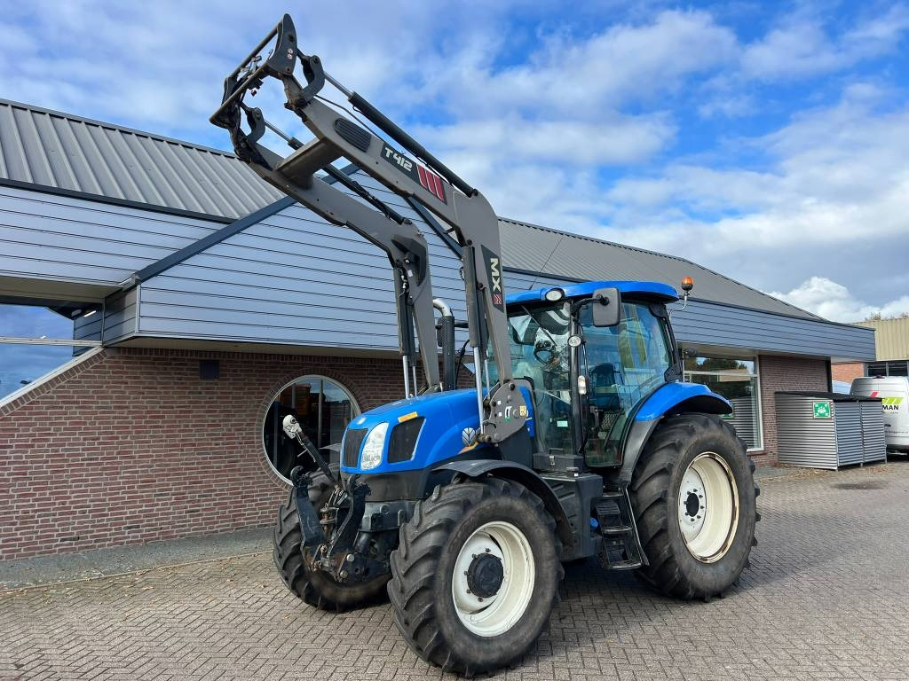 New Holland T 6.155 - Traktors: foto 1 New Holland T 6.155 - Traktors: foto 1