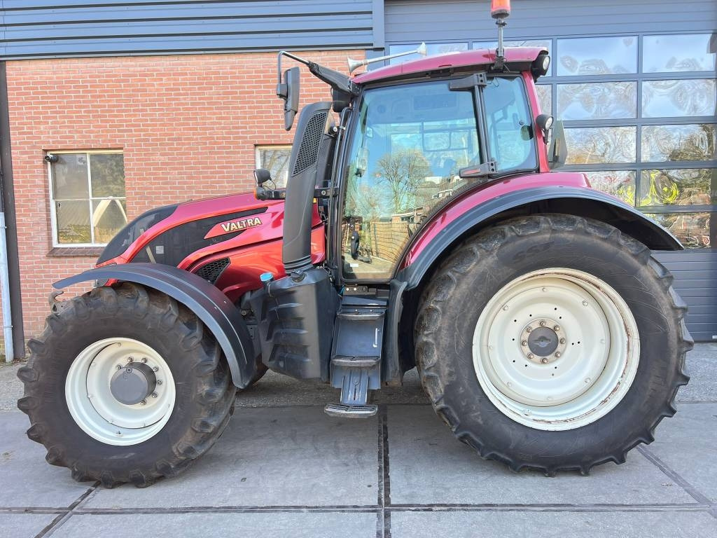 Valtra T 174 Versu - Traktors: foto 2 Valtra T 174 Versu - Traktors: foto 2