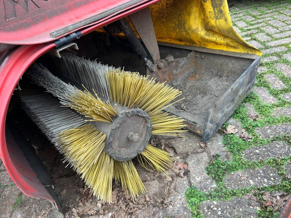 Westermann veegmachine Perfekt 1800 veegmachine - Birste: foto 5 Westermann veegmachine Perfekt 1800 veegmachine - Birste: foto 5