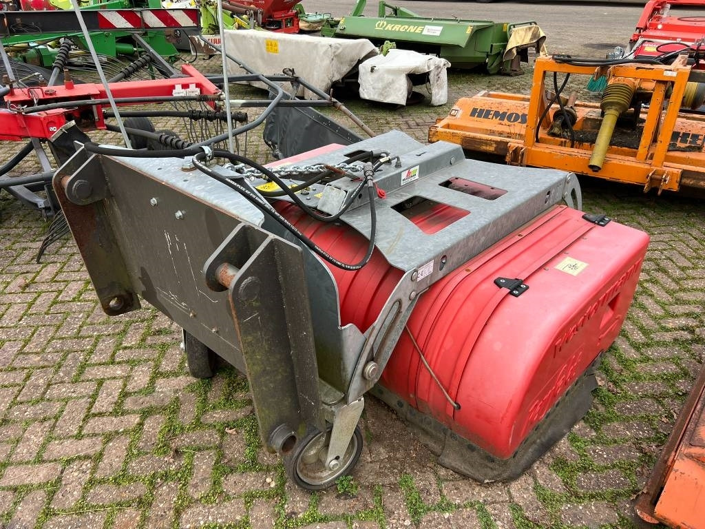 Westermann veegmachine Perfekt 1800 veegmachine - Birste: foto 1 Westermann veegmachine Perfekt 1800 veegmachine - Birste: foto 1