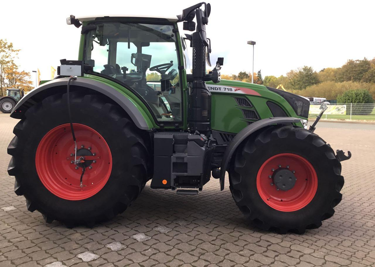 Fendt 718 S4 Vario ProfiPlus - Traktors: foto 4 Fendt 718 S4 Vario ProfiPlus - Traktors: foto 4