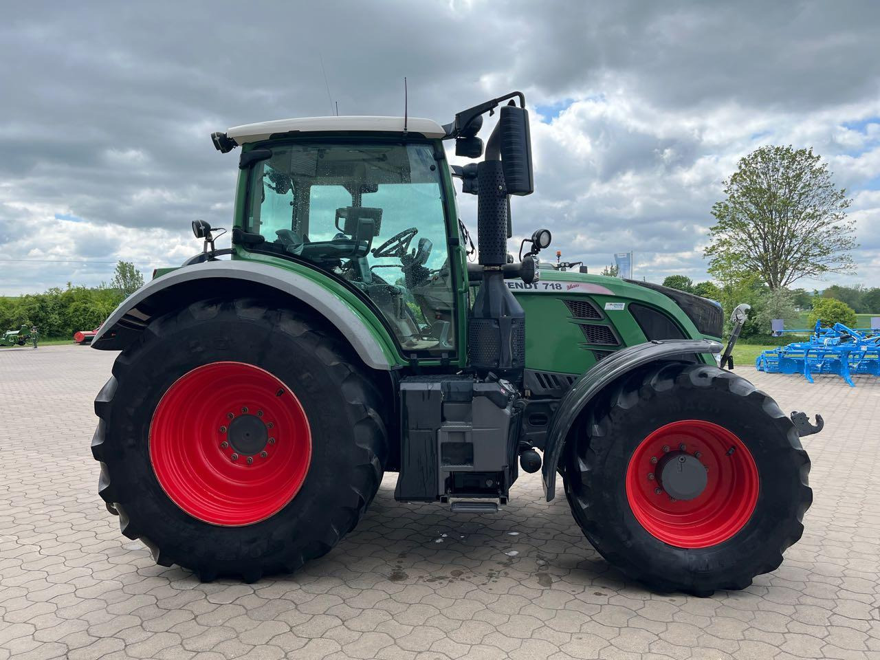 Fendt 718 Vario SCR - Traktors: foto 1 Fendt 718 Vario SCR - Traktors: foto 1