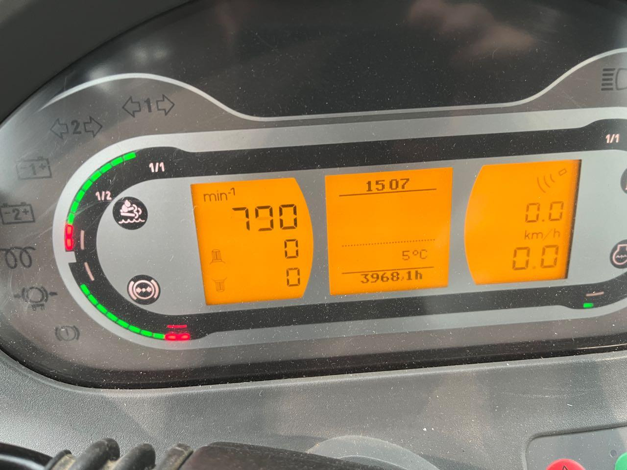 Fendt 720 Vario S4 ProfiPlus - Traktors: foto 5 Fendt 720 Vario S4 ProfiPlus - Traktors: foto 5