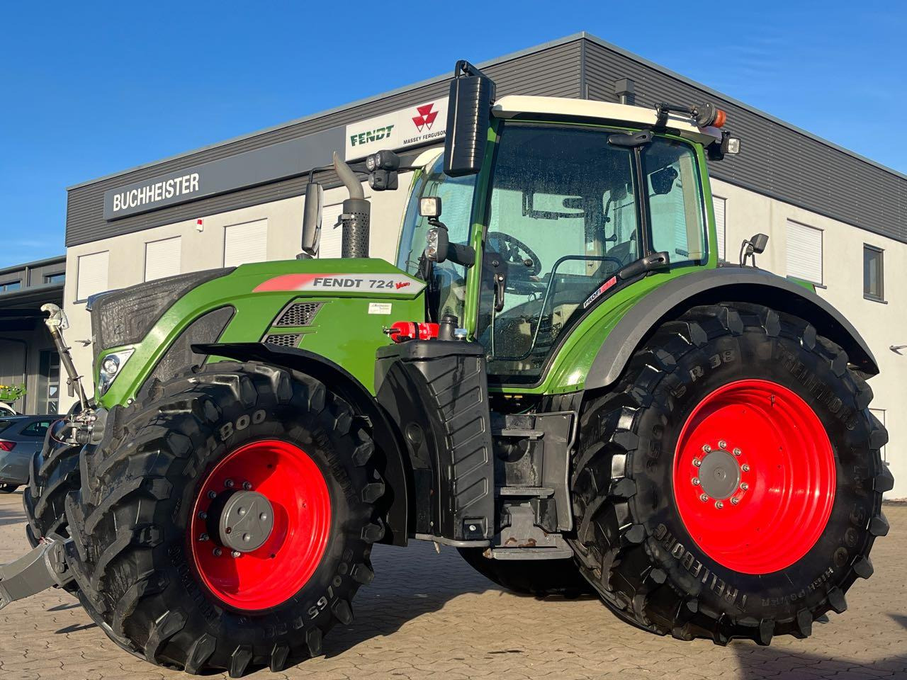 Fendt 724 Vario S4 ProfiPlus - Traktors: foto 1 Fendt 724 Vario S4 ProfiPlus - Traktors: foto 1