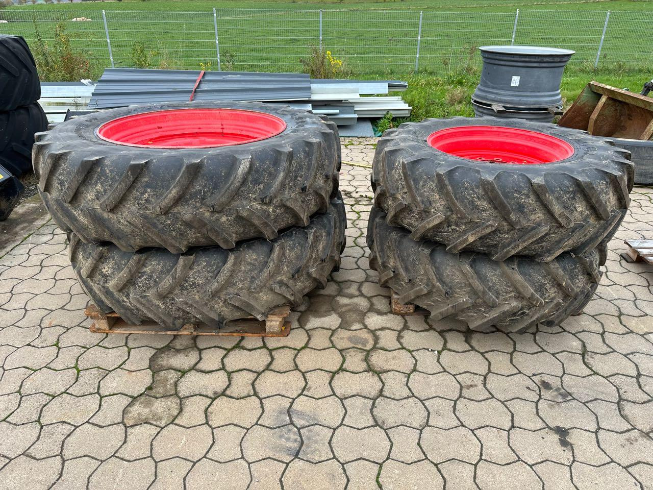 Firestone Komplettsatz 420/85 R30 + 460/85 R42 - Riepa: foto 1 Firestone Komplettsatz 420/85 R30 + 460/85 R42 - Riepa: foto 1