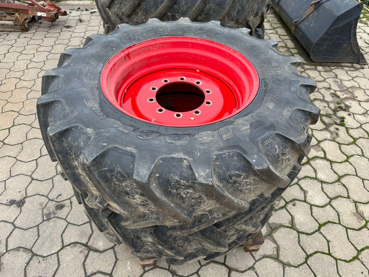 Firestone Komplettsatz 420/85 R30 + 460/85 R42 - Riepa: foto 3 Firestone Komplettsatz 420/85 R30 + 460/85 R42 - Riepa: foto 3