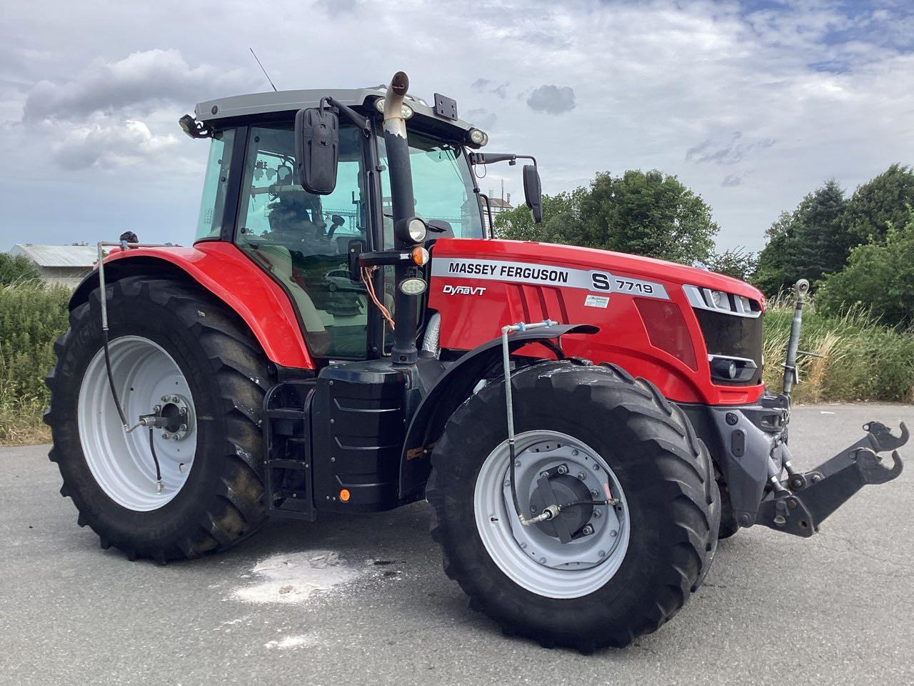 Massey Ferguson 7719 Exclusive Dyna VT - Traktors: foto 5 Massey Ferguson 7719 Exclusive Dyna VT - Traktors: foto 5