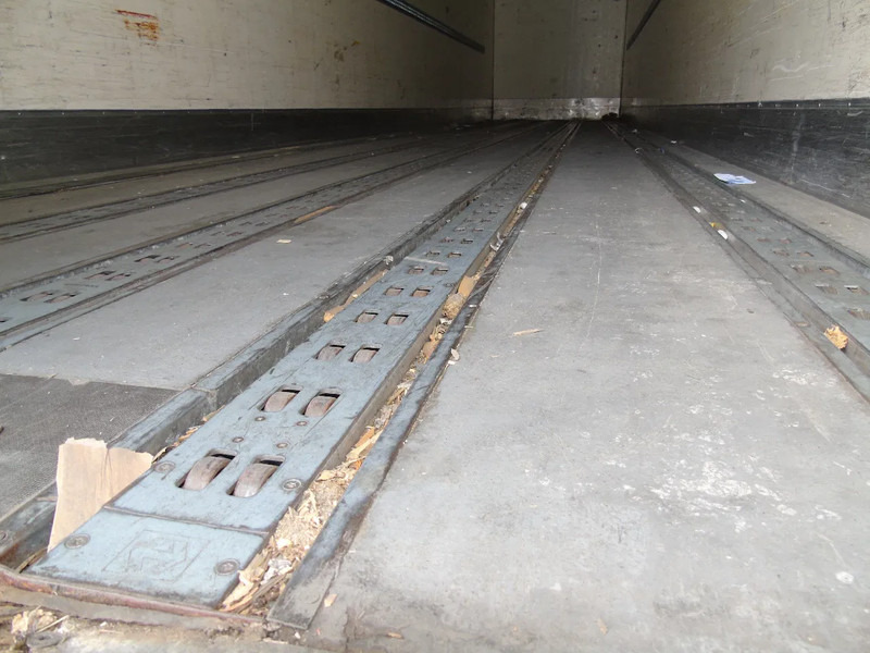 Chereau ROLLERS + 2 AXLE - Puspiekabe slēgtā virsbūve: foto 3 Chereau ROLLERS + 2 AXLE - Puspiekabe slēgtā virsbūve: foto 3