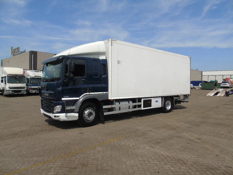 DAF CF 220 + CARRIER + EURO 6 + LIFT - Kravas automašīna refrižerators: foto 2 DAF CF 220 + CARRIER + EURO 6 + LIFT - Kravas automašīna refrižerators: foto 2