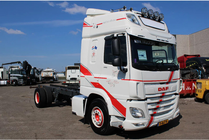 DAF CF 370 + euro 6 + ssc + full option - Šasija kravas automašīna: foto 2 DAF CF 370 + euro 6 + ssc + full option - Šasija kravas automašīna: foto 2