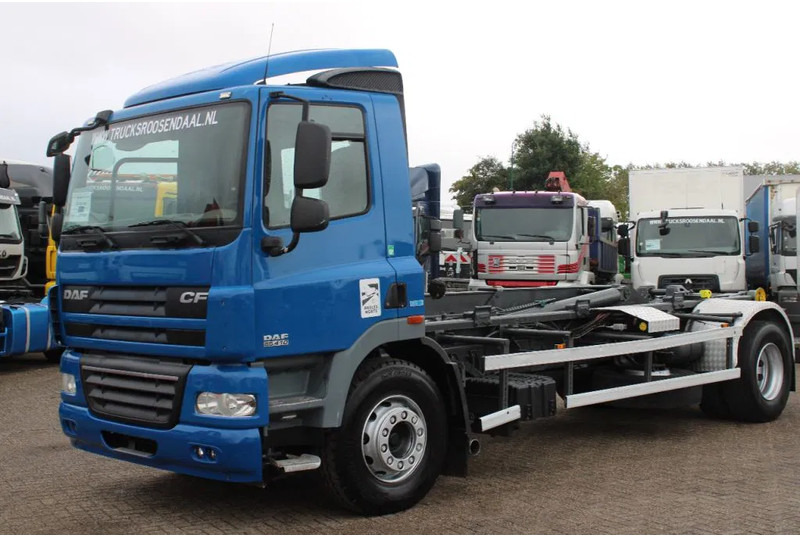 DAF CF 85.410 + EURO 5 - Pacēlājs ar āķi: foto 4 DAF CF 85.410 + EURO 5 - Pacēlājs ar āķi: foto 4