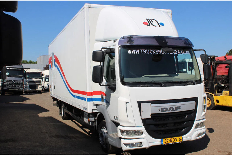 DAF LF 210 + EURO 6 + LIFT - Kravas automašīna ar slēgto virsbūvi: foto 2 DAF LF 210 + EURO 6 + LIFT - Kravas automašīna ar slēgto virsbūvi: foto 2
