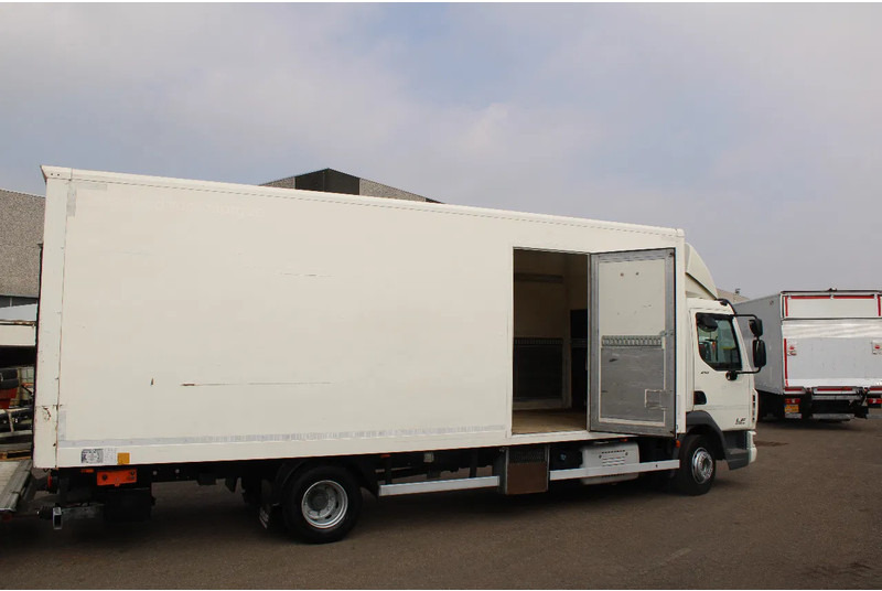 DAF LF 210 + EURO 6 + LIFT - Kravas automašīna ar slēgto virsbūvi: foto 4 DAF LF 210 + EURO 6 + LIFT - Kravas automašīna ar slēgto virsbūvi: foto 4