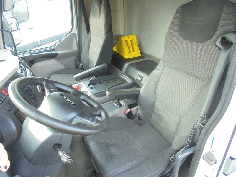 DAF LF 220 + Euro 6 + Dhollandia Lift+16 tons + Discounted from 31.950,- - Kravas automašīna ar slēgto virsbūvi: foto 4 DAF LF 220 + Euro 6 + Dhollandia Lift+16 tons + Discounted from 31.950,- - Kravas automašīna ar slēgto virsbūvi: foto 4