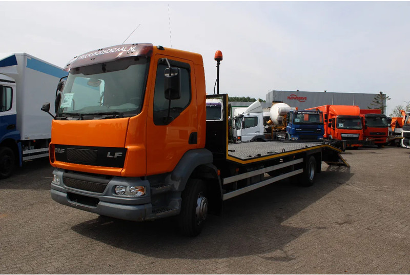 DAF LF 55.220 + HYDROLIC RAMPS + MANUAL - Autovedējs: foto 2 DAF LF 55.220 + HYDROLIC RAMPS + MANUAL - Autovedējs: foto 2