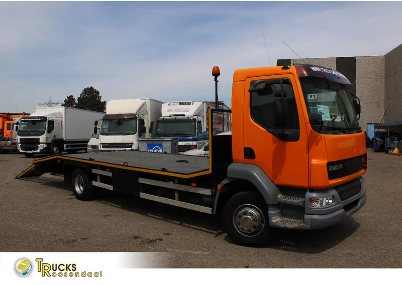 DAF LF 55.220 + HYDROLIC RAMPS + MANUAL - Autovedējs: foto 1 DAF LF 55.220 + HYDROLIC RAMPS + MANUAL - Autovedējs: foto 1