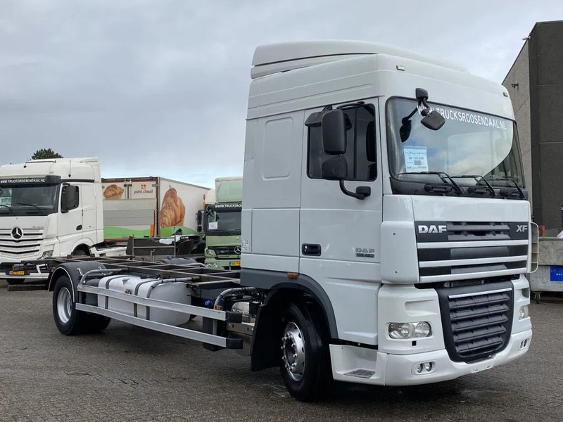 DAF XF 105.460 + Euro 5 + ADR + Discounted from 17.950,- - Šasija kravas automašīna: foto 3 DAF XF 105.460 + Euro 5 + ADR + Discounted from 17.950,- - Šasija kravas automašīna: foto 3