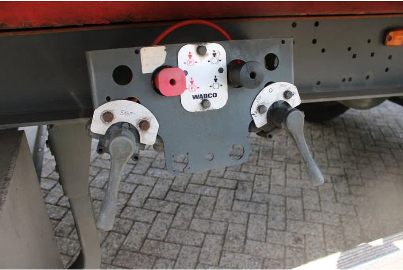 Kravas automašīna ar tentu DAF XF 106.460 + Euro 6 + 6X2 + retarder + price is for complete incl combi: foto 18