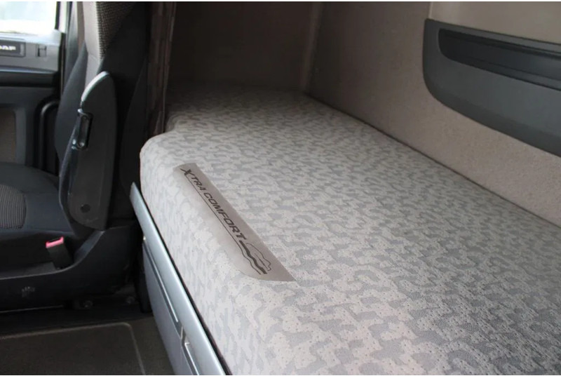 Kravas automašīna ar tentu DAF XF 106.460 + Euro 6 + 6X2 + retarder + price is for complete incl combi: foto 10