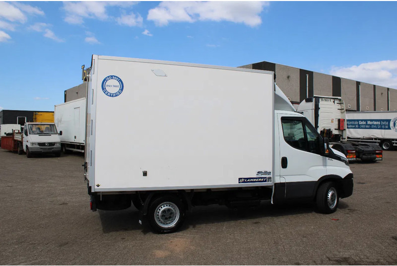 Iveco Daily 35S18 + carrier + electric + 3P - Komercauto refrižerators: foto 3 Iveco Daily 35S18 + carrier + electric + 3P - Komercauto refrižerators: foto 3