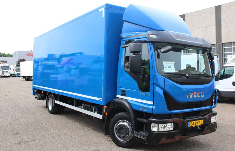 Iveco Eurocargo 120E18 + LIFT + EURO 6 + 10 PIECES IN STOCK - Kravas automašīna ar slēgto virsbūvi: foto 2 Iveco Eurocargo 120E18 + LIFT + EURO 6 + 10 PIECES IN STOCK - Kravas automašīna ar slēgto virsbūvi: foto 2