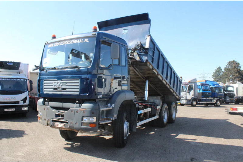 MAN TGA 33.360 + 6X6 + MANUAL - Kravas automašīna pašizgāzējs: foto 2 MAN TGA 33.360 + 6X6 + MANUAL - Kravas automašīna pašizgāzējs: foto 2