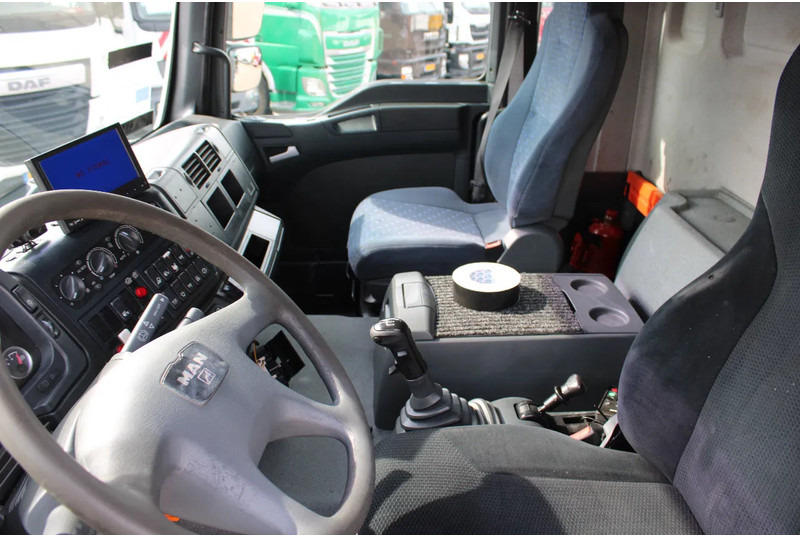 Kravas automašīna - kabeļu sistēma MAN TGA 35.400 8X4 + MANUAL! + NCH kipper/ bitum sprayer: foto 9 Kravas automašīna - kabeļu sistēma MAN TGA 35.400 8X4 + MANUAL! + NCH kipper/ bitum sprayer: foto 9