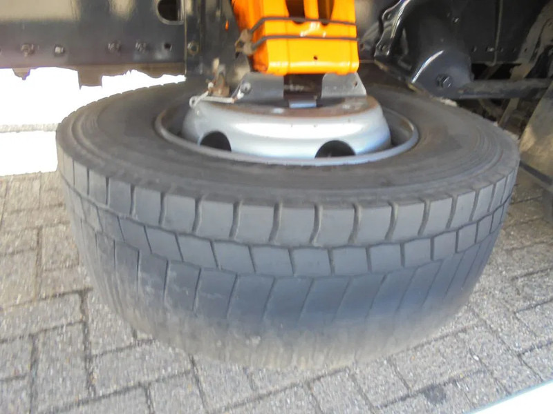 Šasija kravas automašīna MAN TGL 8.180 + Euro 5 + Dhollandia LIFT: foto 16