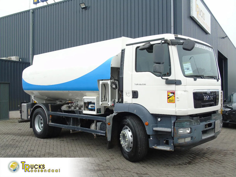 MAN TGM 18.290 + 14.000 liter + pump/meter complete + 4 compartments + euro 5 - Autocisterna: foto 1 MAN TGM 18.290 + 14.000 liter + pump/meter complete + 4 compartments + euro 5 - Autocisterna: foto 1