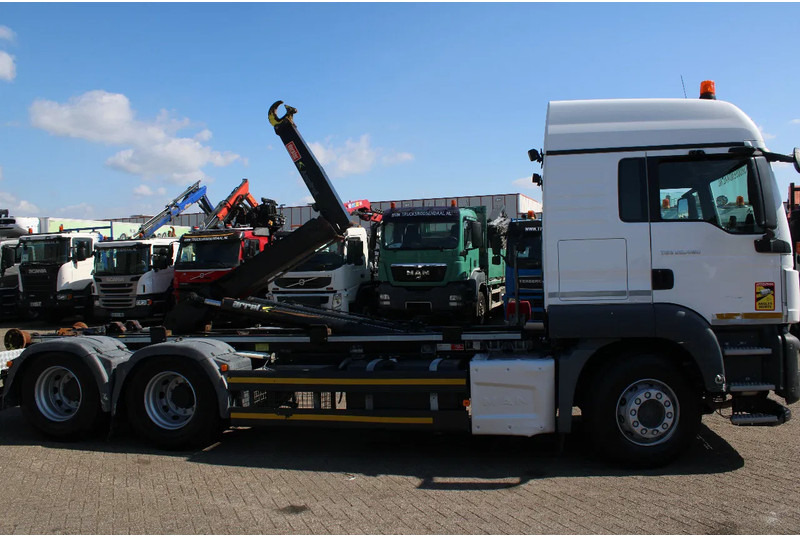 MAN TGS 28.460 + 6X2 + HOOKSYSTEM 20TONS + EURO 6 - Pacēlājs ar āķi: foto 5 MAN TGS 28.460 + 6X2 + HOOKSYSTEM 20TONS + EURO 6 - Pacēlājs ar āķi: foto 5