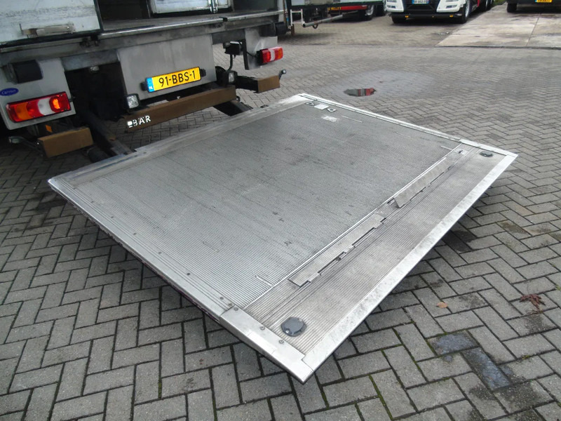 Mercedes-Benz Antos 1924 + EURO 6 + CARRIER 950 MT - Kravas automašīna refrižerators: foto 5 Mercedes-Benz Antos 1924 + EURO 6 + CARRIER 950 MT - Kravas automašīna refrižerators: foto 5