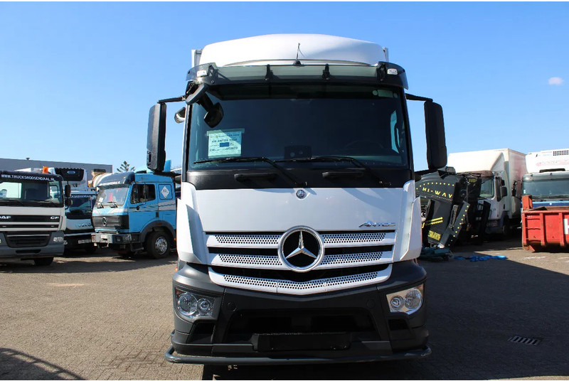 Mercedes-Benz Antos 1924 + THERMO KING 1200 + LIFT + EURO 6 - Kravas automašīna refrižerators: foto 4 Mercedes-Benz Antos 1924 + THERMO KING 1200 + LIFT + EURO 6 - Kravas automašīna refrižerators: foto 4